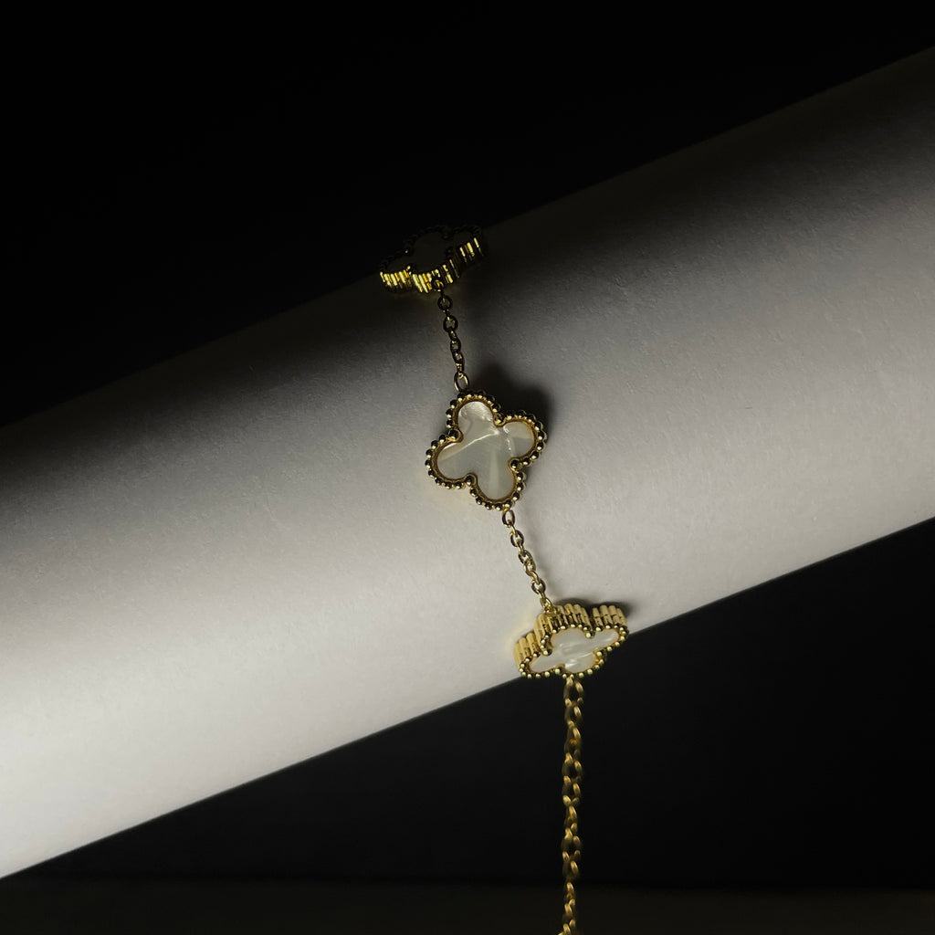 Pearl White Clover Bracelet