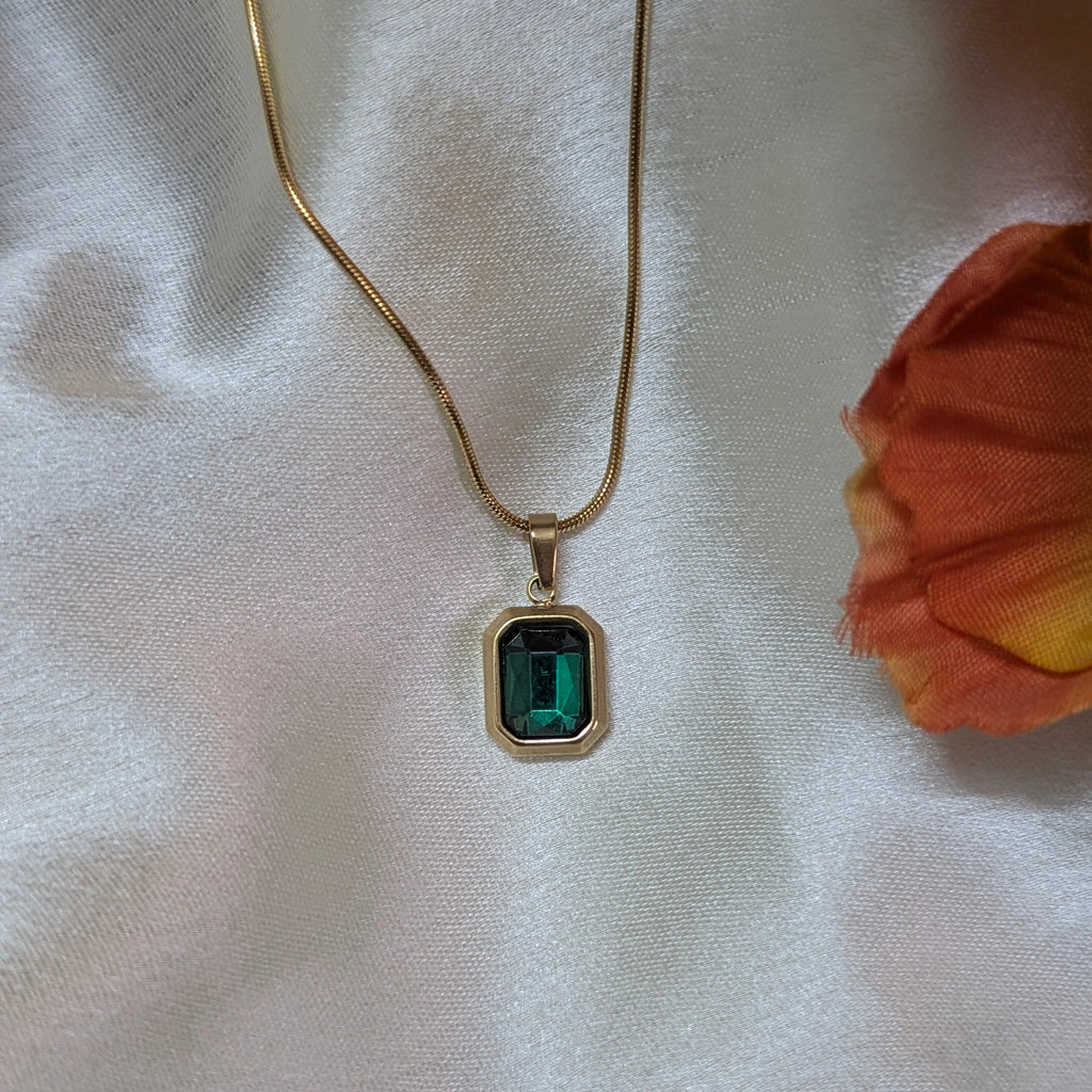 Elysian Emerald Pendant