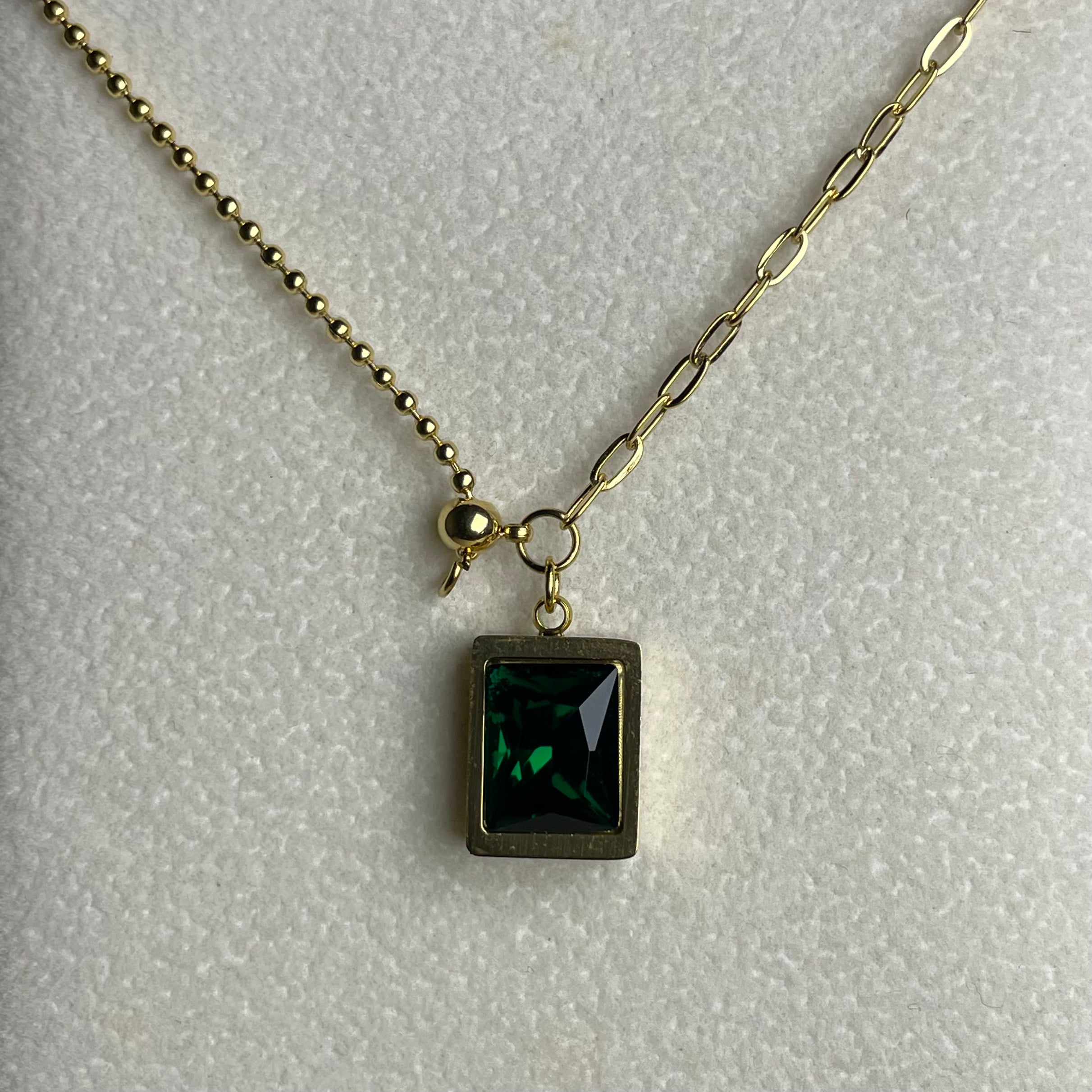 The Emerald Luxe Necklace