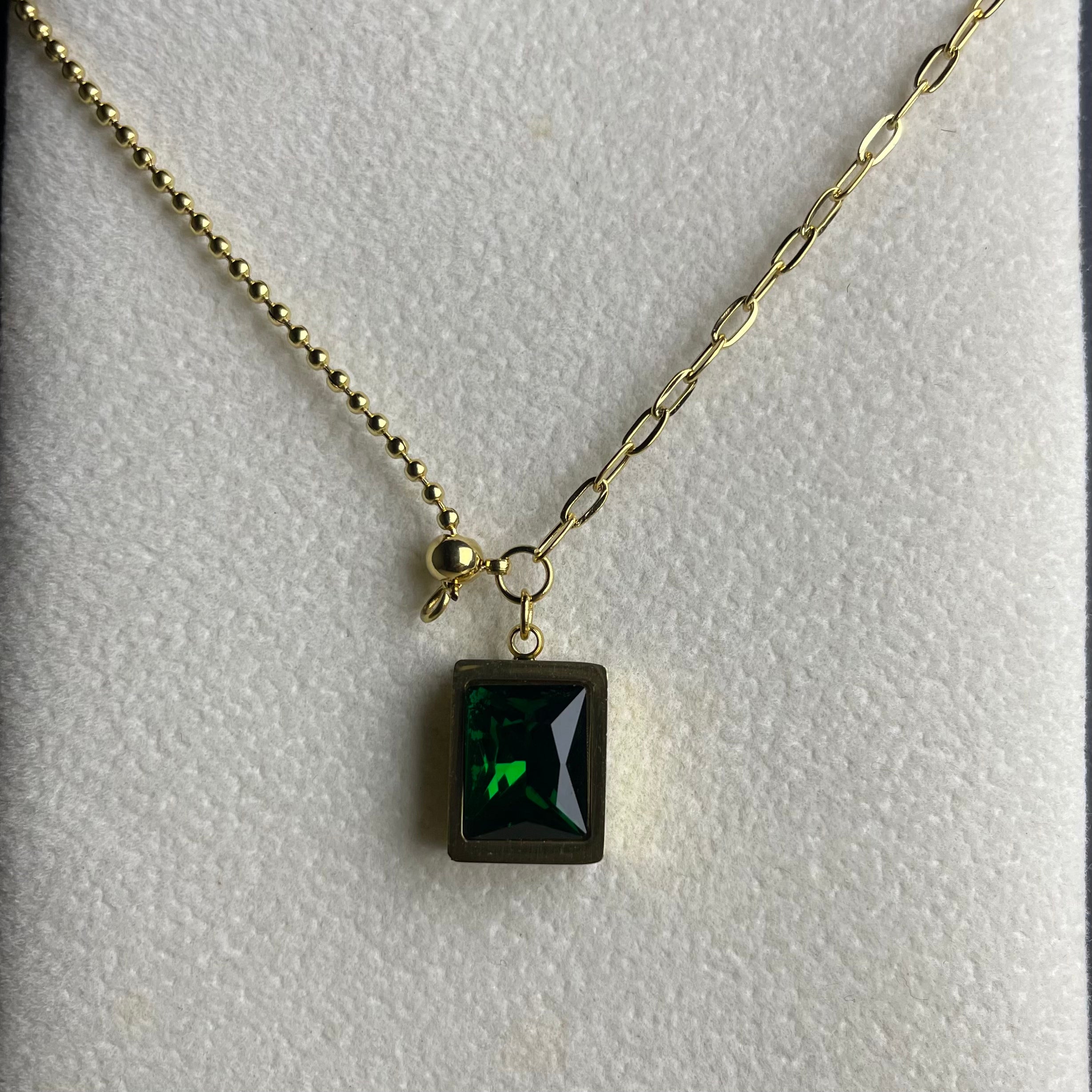The Emerald Luxe Necklace